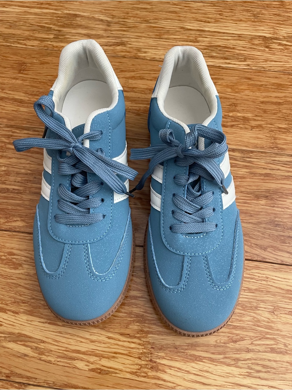 SHEIN Blue Retro Style Sneakers with White Stripes